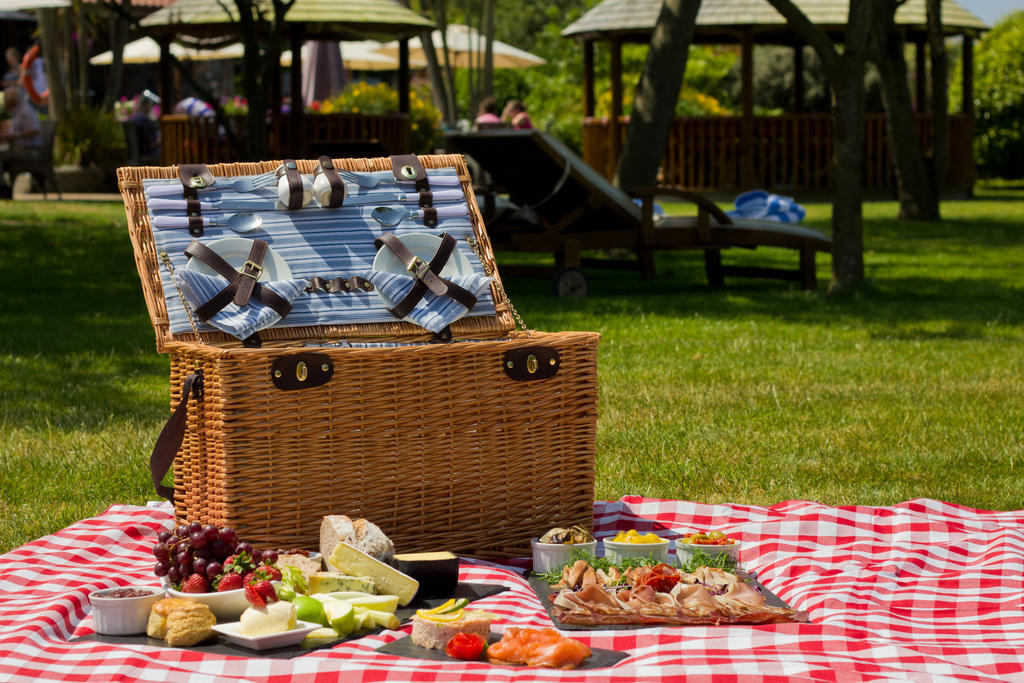 The Farmhouse Hotel And Restaurant Saint Saviour Faciliteter billede